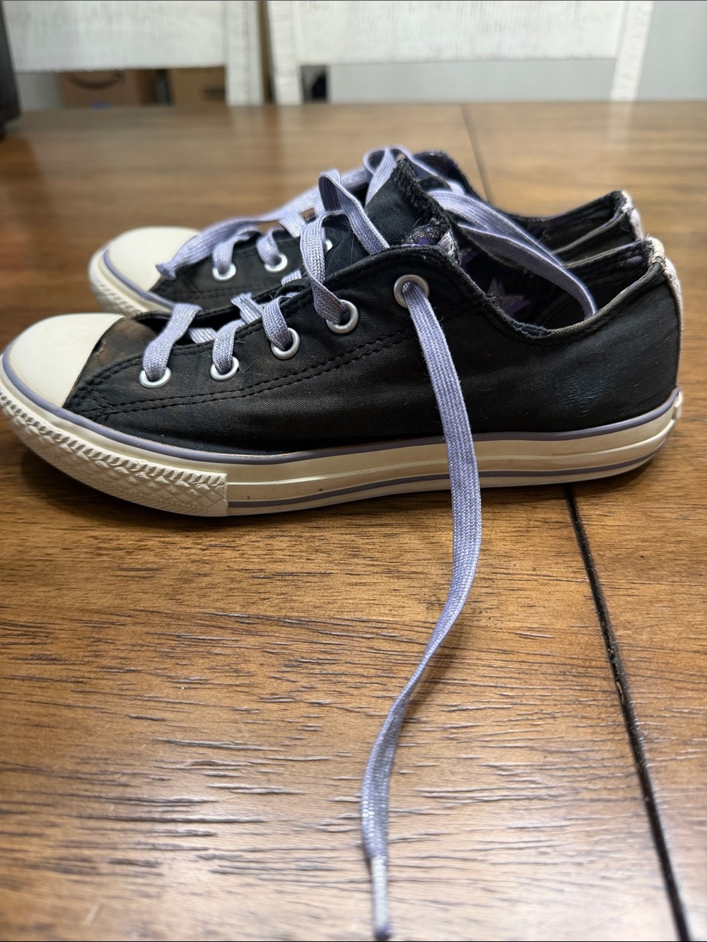 Black Canvas Low-Top Kids Sneakers with Lavender Laces